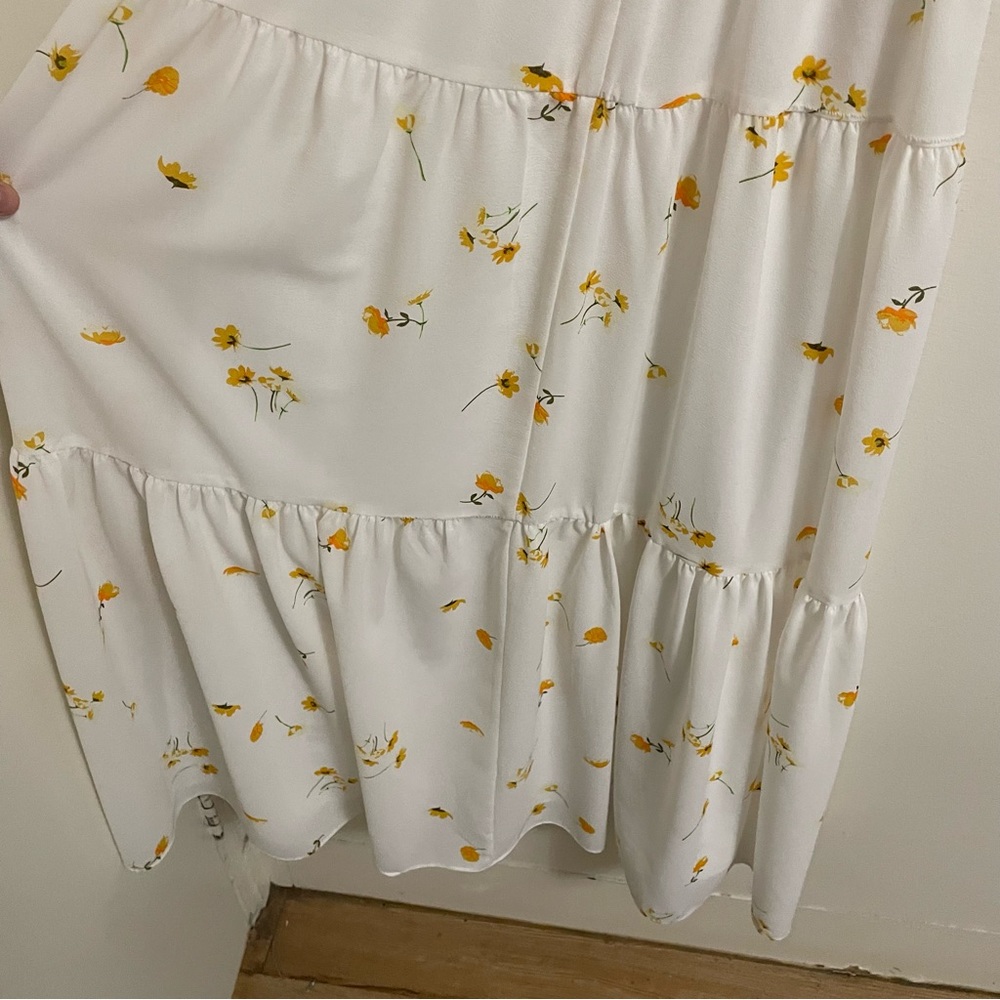 Floral Sleeveless White Dress - Picture 11 of 12